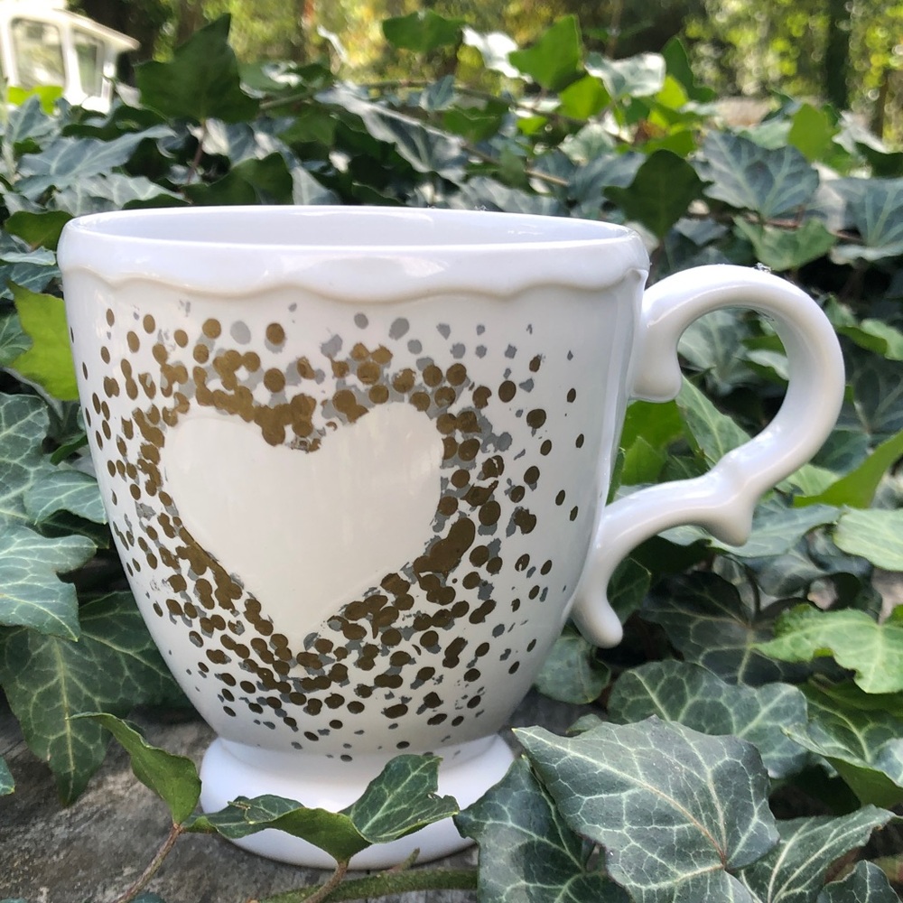 Williams Sonoma White Mug with Gold Heart Accents